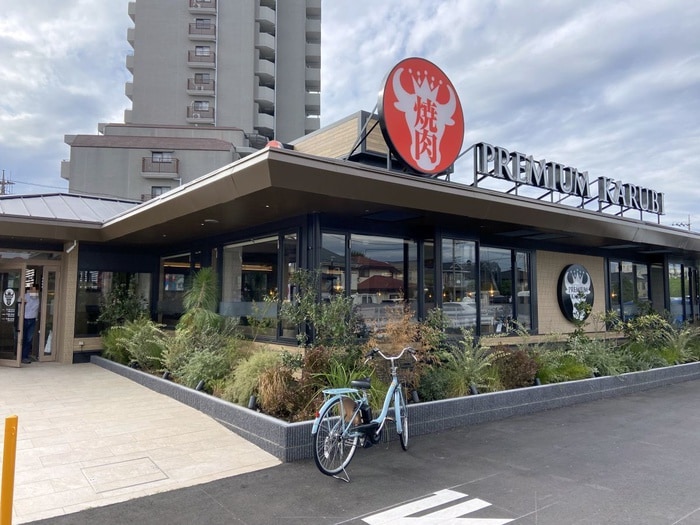 プレミアムカルビ(その他飲食（ファミレスなど）)まで344m ライフピアシャルム