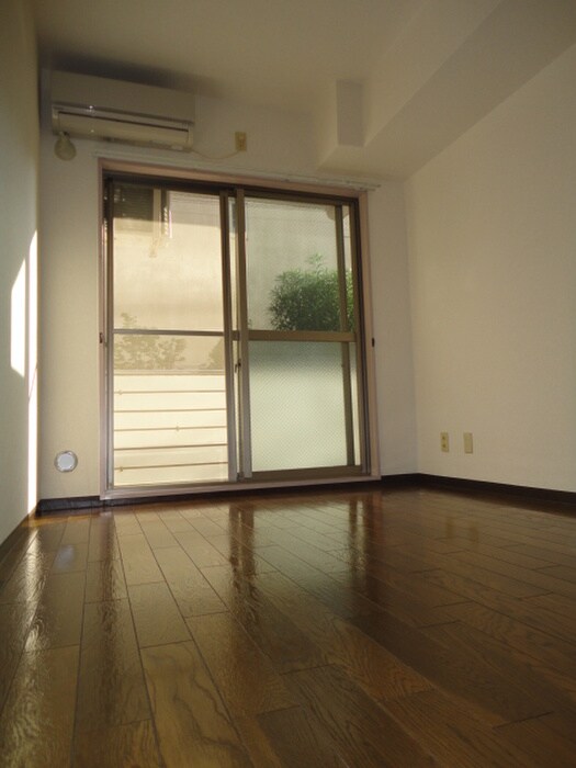 居室 メゾンキオイ