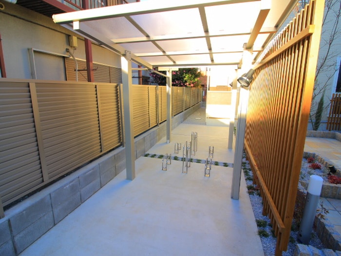 駐輪場 Bright HaLu west