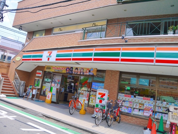 セブンイレブン 柴崎駅南口店(コンビニ)まで240m ＵＮＡ　ＴＥＲＺＡ　ＣＡＳＡ