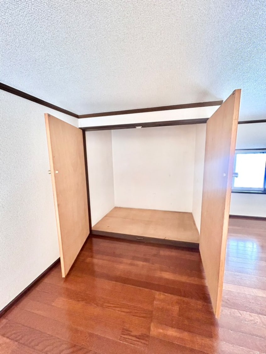 収納 コ－ポホワイトＡ