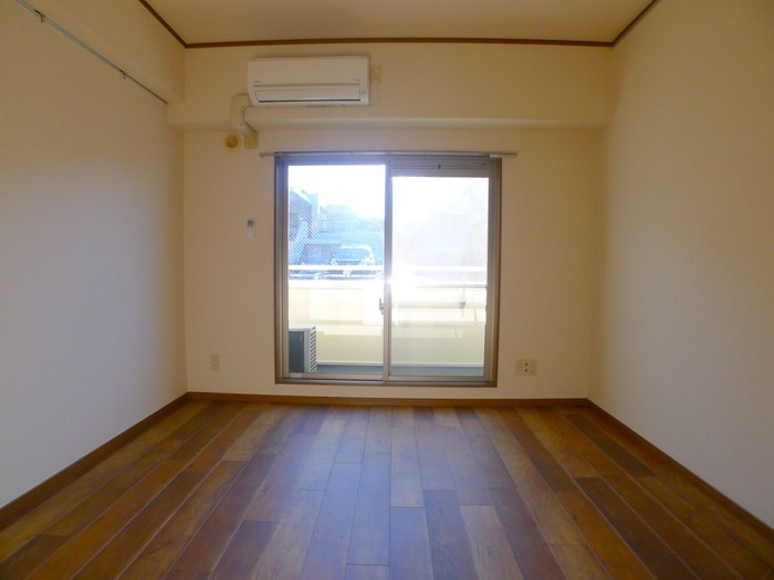 居室 ロ－ズガ－デンＫ１３２番館