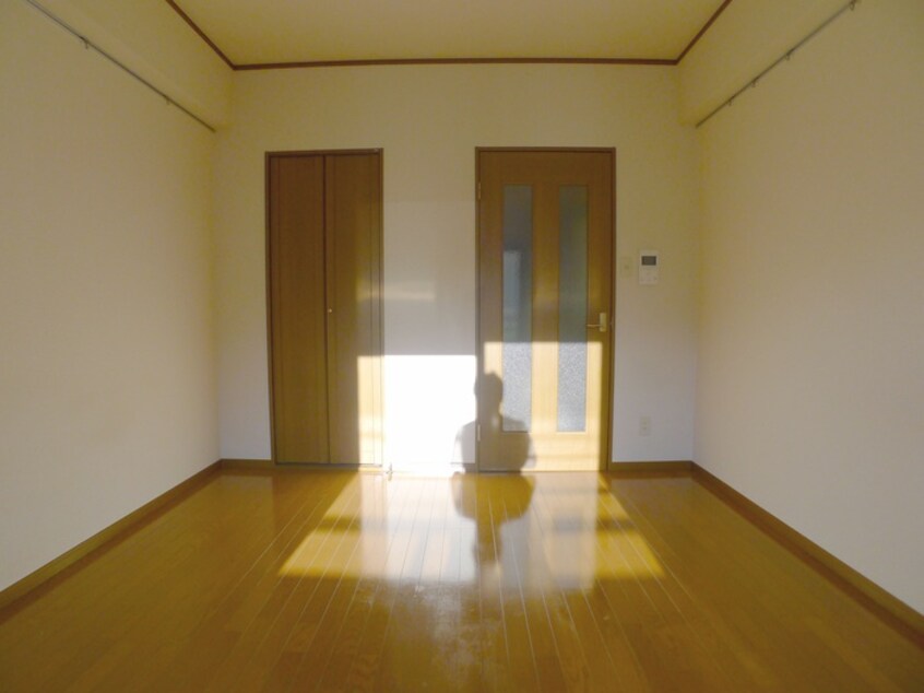 居室 ロ－ズガ－デンＫ１３２番館