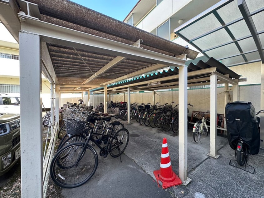 駐輪場 古屋ガ－デンマンション