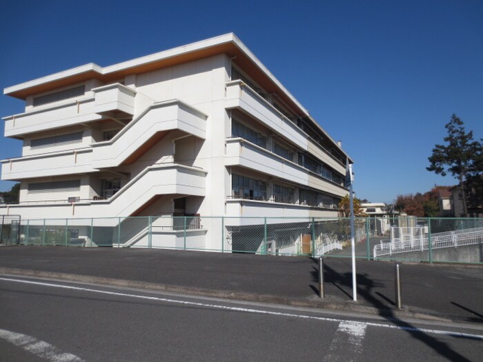 都田西小学校(小学校)まで340m ペルーシェＢ棟