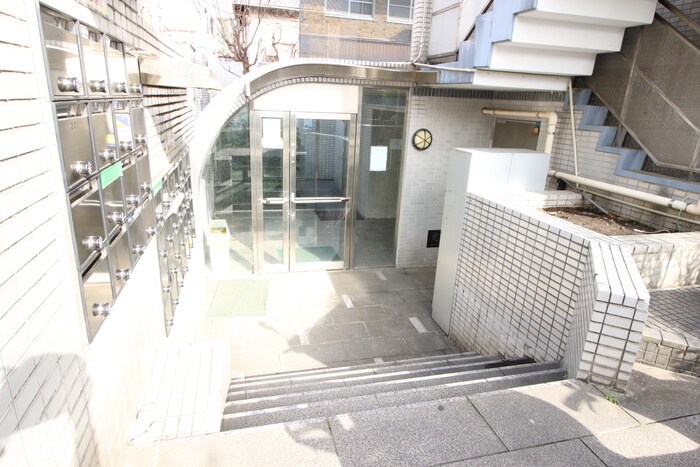 エントランス部分 ソリッドリファイン大和