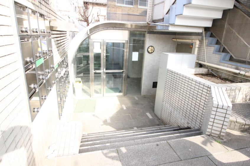 エントランス部分 ソリッドリファイン大和