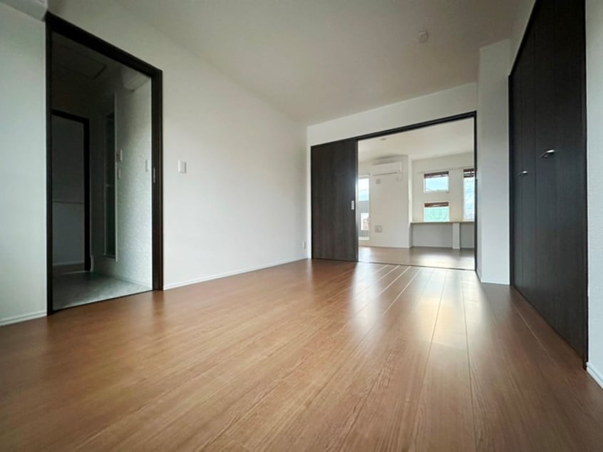 居室 ガラ－ジュ・ド・ルクスみゆき