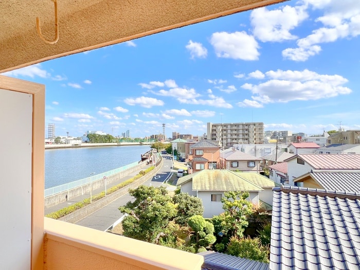 室内からの展望 リバーサイド小澤