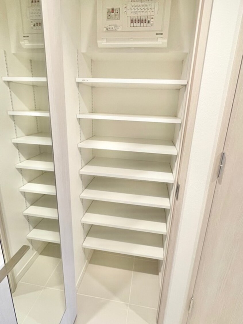 靴箱 ＧＲＡＮＤ　ＡＩＬＥＳ駒込
