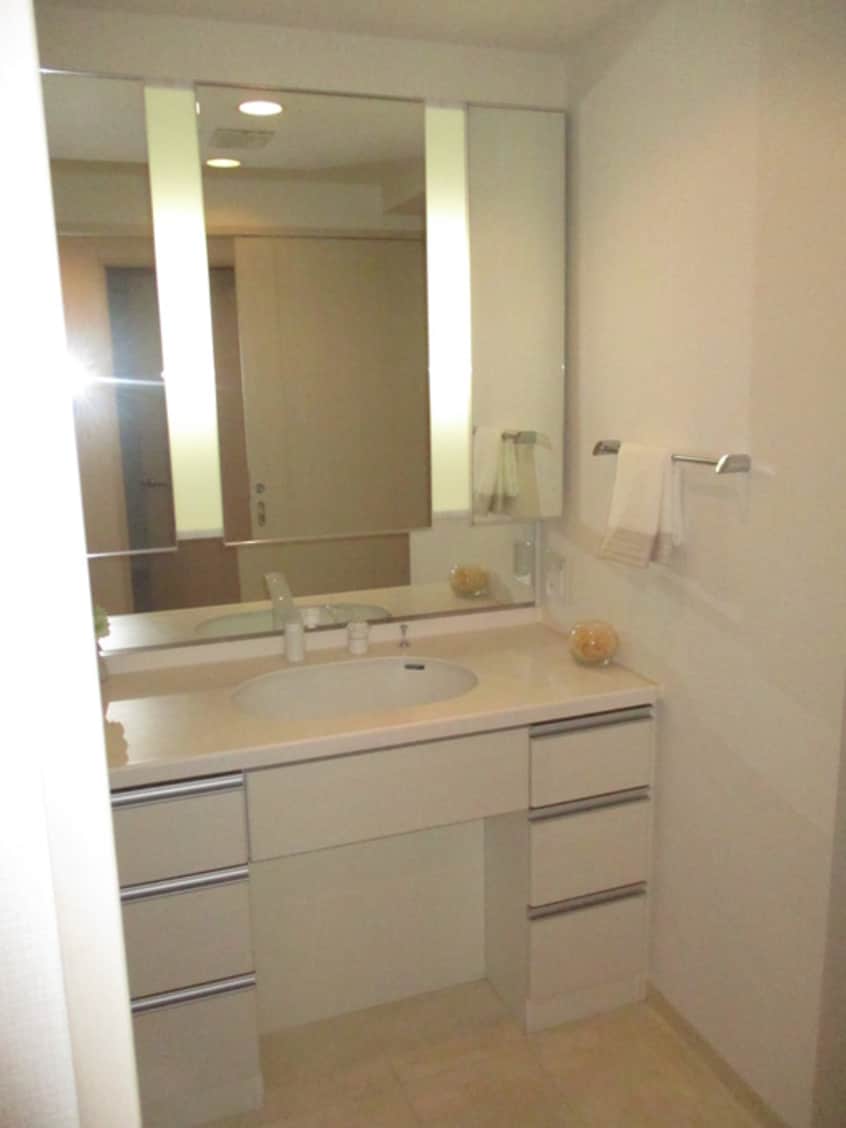 洗面 コンフォリア新子安(1004)