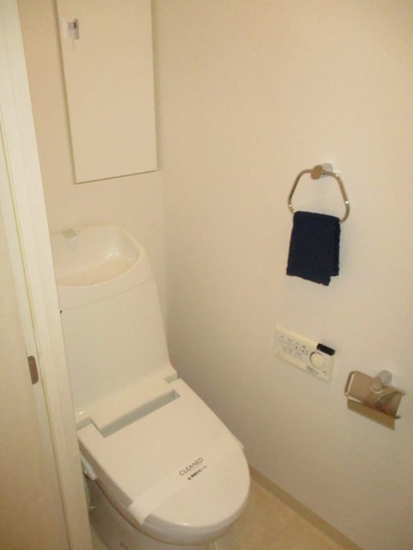 トイレ コンフォリア新子安(1004)