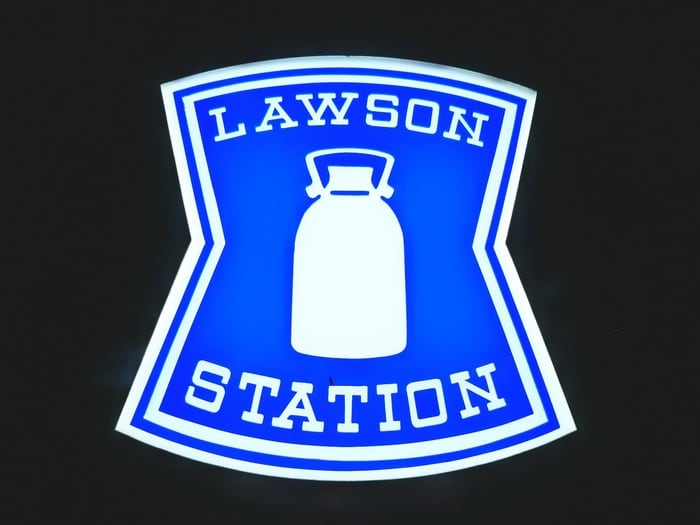 ローソン(コンビニ)まで120m Town House Ⅷ