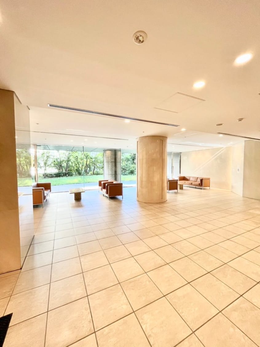 エントランス部分 ミレニアムガーデンコート