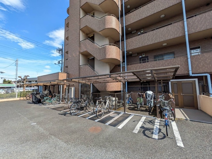 駐輪場 サンプレイス早宮