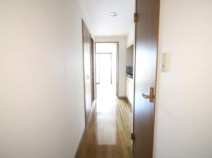 廊下 ドヌ－ルロ－ゼ