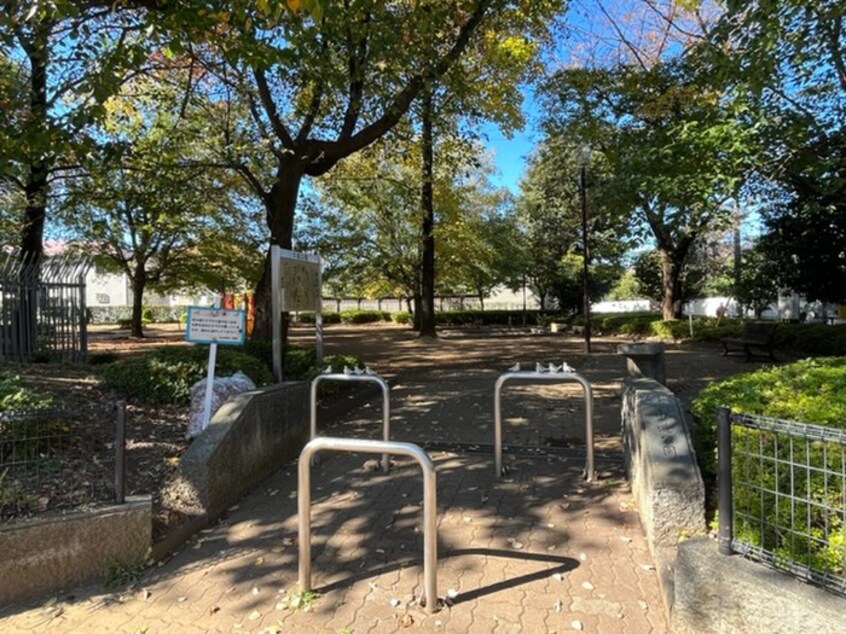 緑町中央公園(公園)まで518m ニュ－パ－クマンション