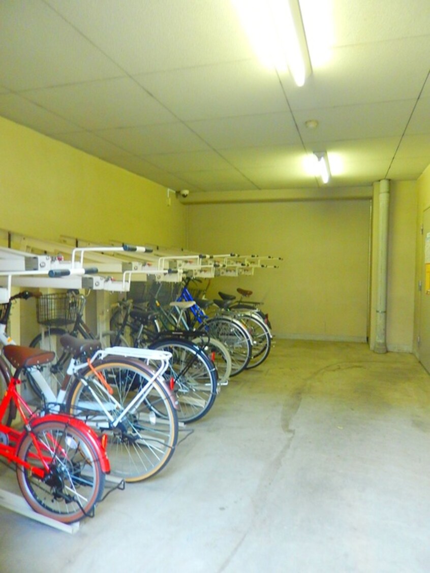 駐輪場 プレール芦花公園