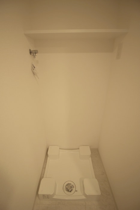 洗濯機置場 ﾐﾘｱﾚｼﾞﾃﾞﾝｽ根岸柳通り