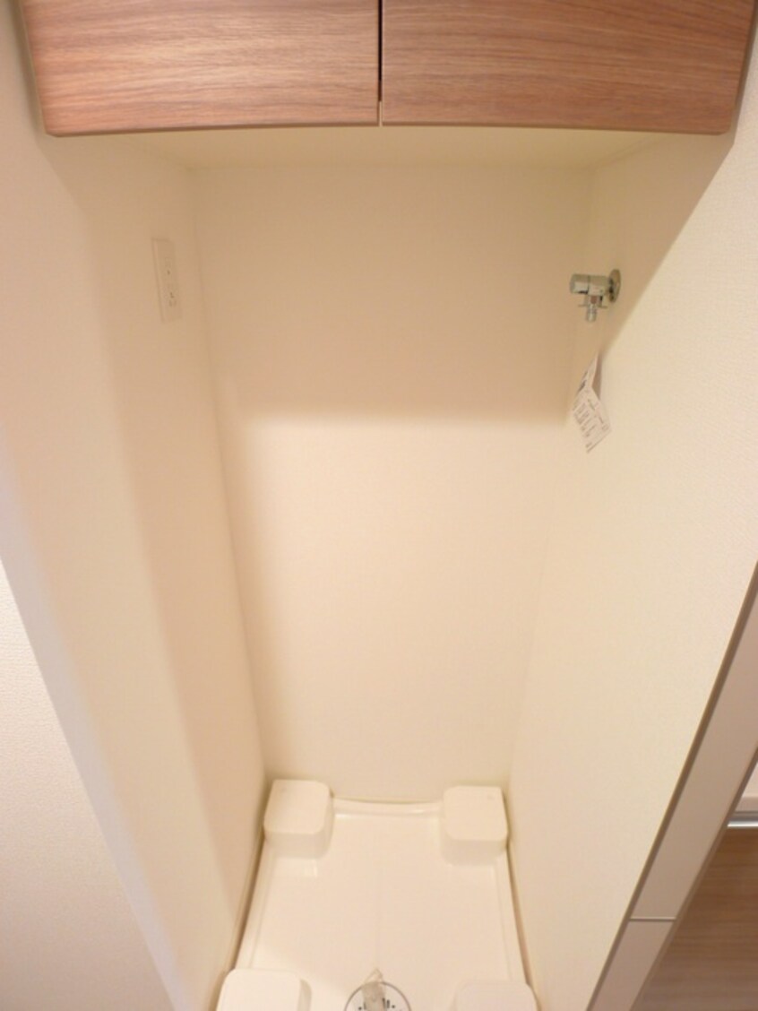 洗濯機置場 ﾐﾘｱﾚｼﾞﾃﾞﾝｽ根岸柳通り