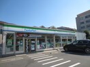 ファミリーマート 荏田西一丁目店(コンビニ)まで768m グランド－ル青葉