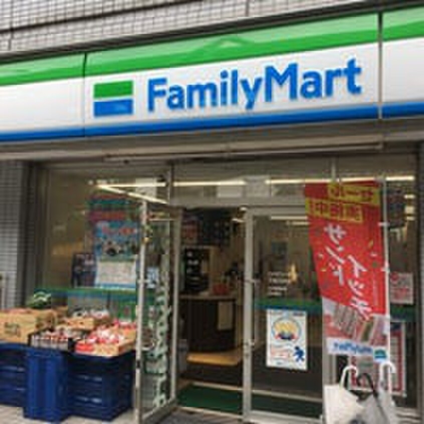 ファミリーマート 杉並下高井戸四丁目店(コンビニ)まで83m レジデンス桜樺