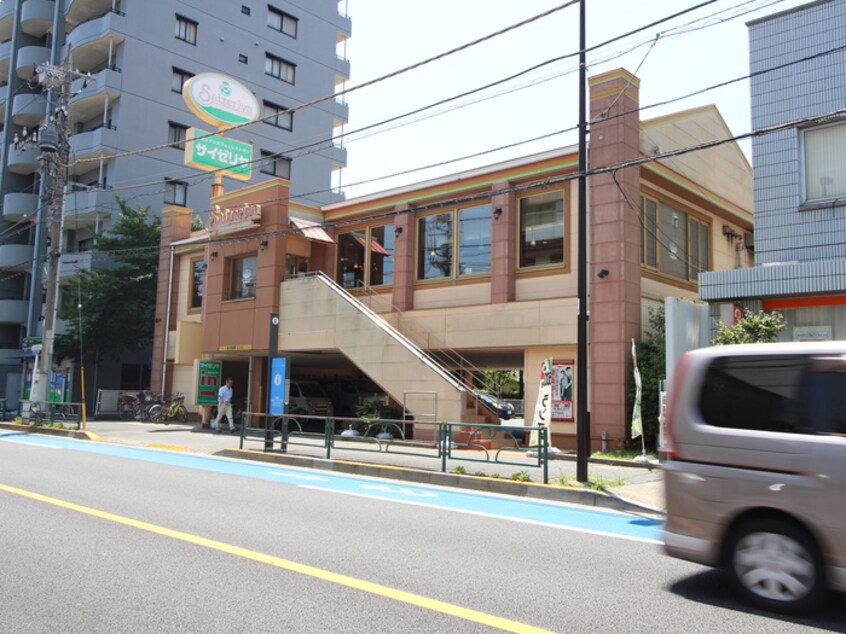 サイゼリヤ(その他飲食（ファミレスなど）)まで490m コーポワタナベ