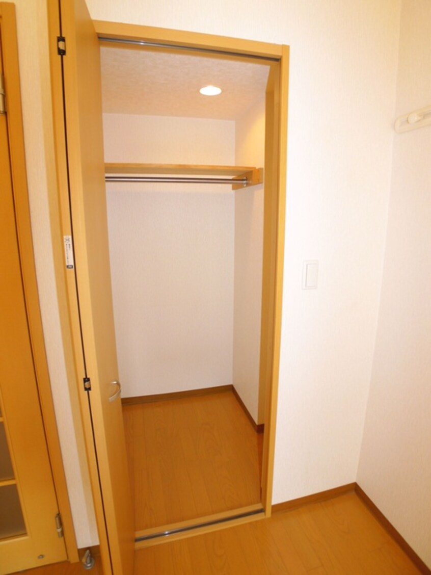 収納 カ－サ・コンフェスタ