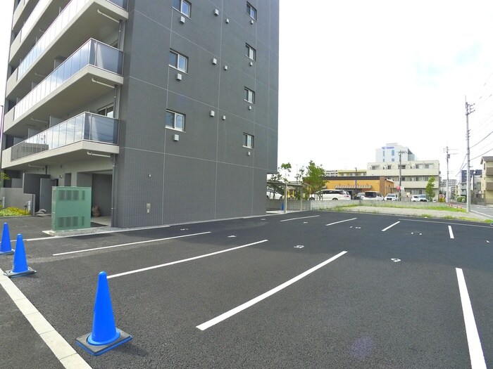 駐車場 lunair六町