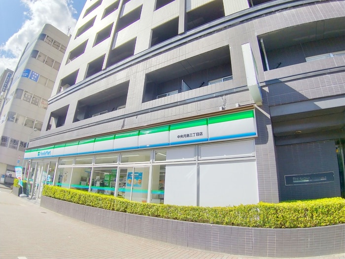 ファミリーマート中央月島三丁目店(コンビニ)まで80m ドエルイン月島