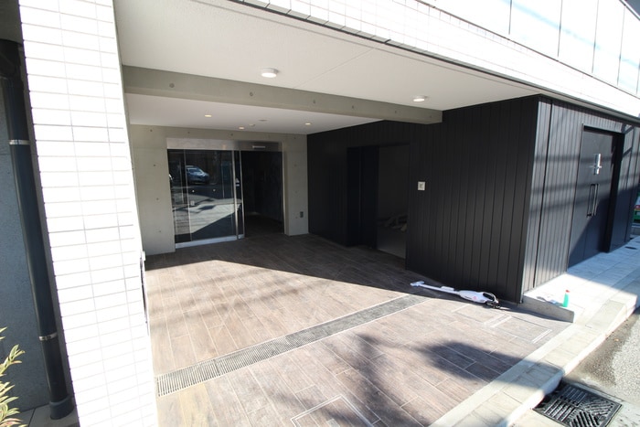 エントランス部分 ラティエラ横濱六角橋