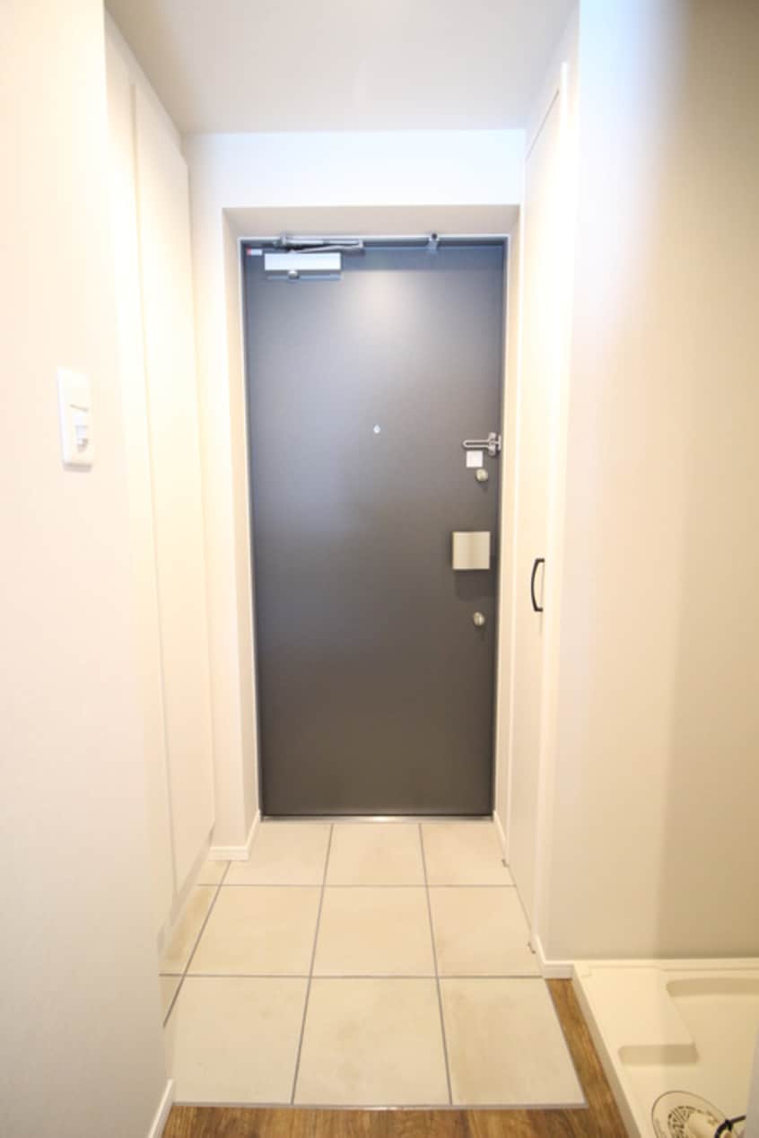 玄関 ラティエラ横濱六角橋