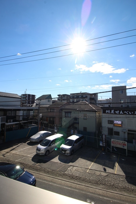 室内からの展望 ラティエラ横濱六角橋