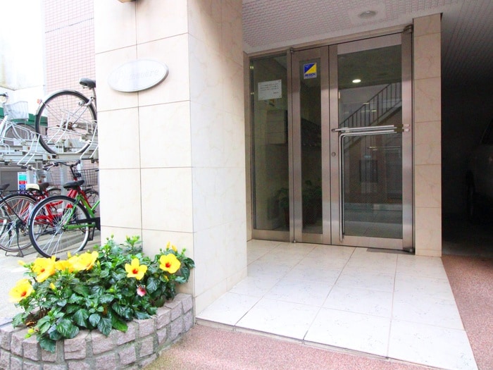 エントランス部分 プリマヴェ－ラ