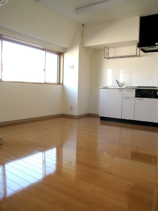 居室 プリマヴェ－ラ