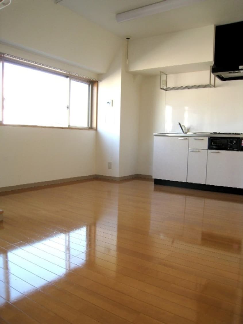 居室 プリマヴェ－ラ