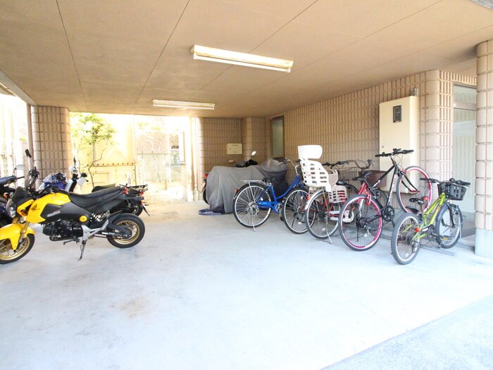 駐輪場 アベニュ－平塚