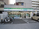 ファミリーマート(コンビニ)まで362m アベニュ－平塚