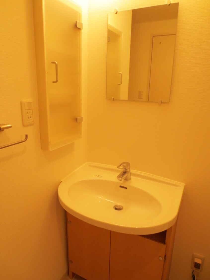 洗面 ﾆｭ-ｼﾃｨ-ｱﾊﾟ-ﾄﾒﾝﾂ新川Ⅱ