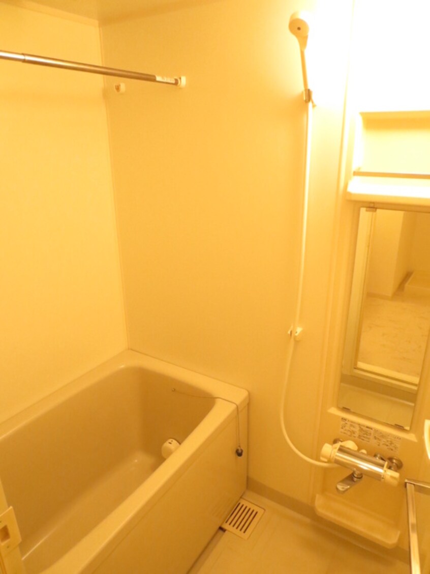 バス／シャワールーム等 ﾆｭ-ｼﾃｨ-ｱﾊﾟ-ﾄﾒﾝﾂ新川Ⅱ