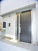 エントランス部分 ラリュール西新井本町