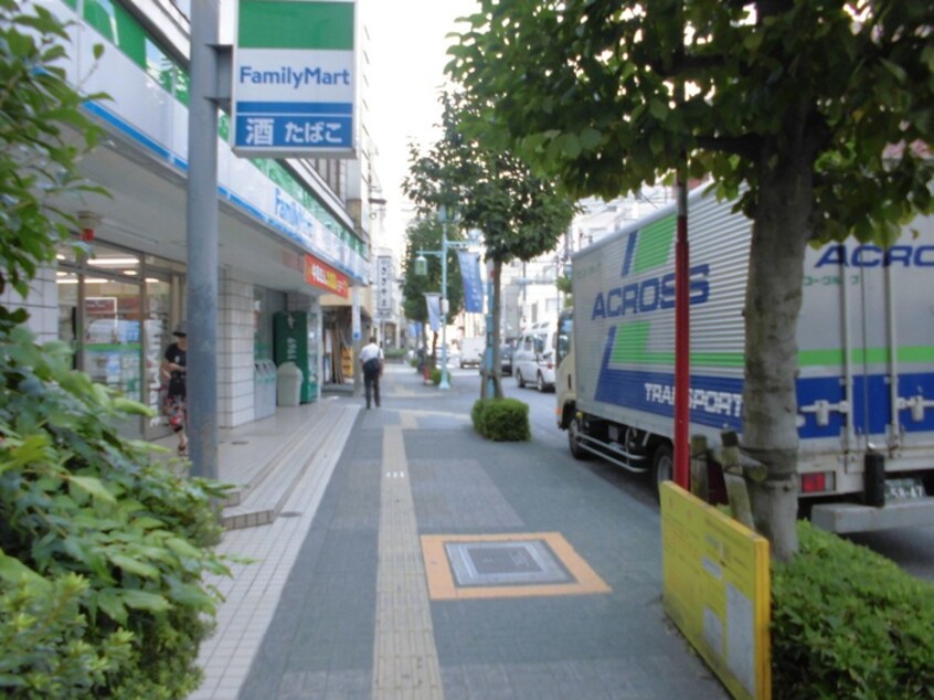 ファミリーマート立川錦町店(コンビニ)まで412m ＲＥＸ立川