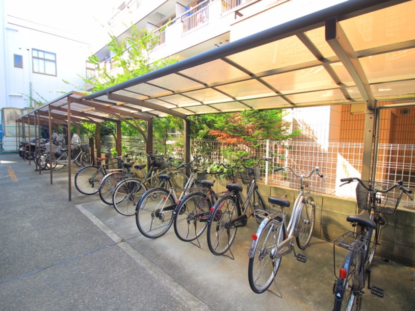 駐輪場 三園さえぐさマンション
