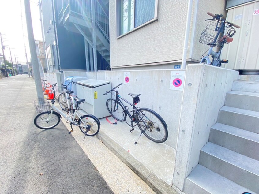 駐輪場 レットナード海の公園
