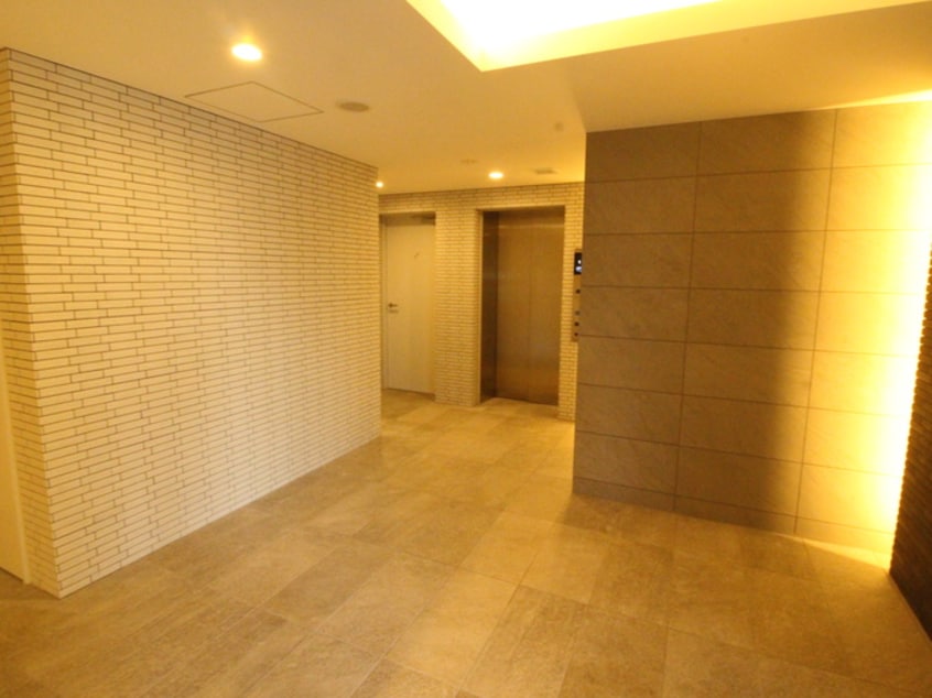 エントランス部分 ﾊﾞｳｽﾌﾗｯﾂ品川ｷｬﾅﾙｻｲﾄﾞ