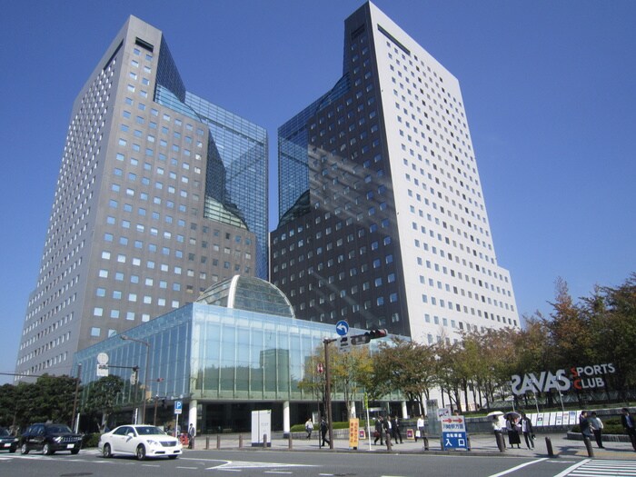 ソリッドスクエア(ショッピングセンター/アウトレットモール)まで170m ザ・ハウス２１