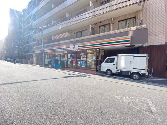 セブンイレブン 港区麻布十番3丁目店(コンビニ)まで160m カーサスプレンディッド麻布十番