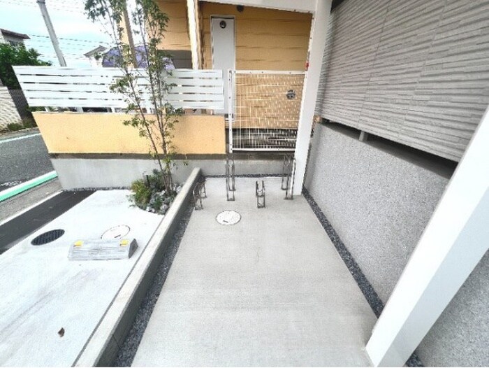 駐輪場 Camellia　House