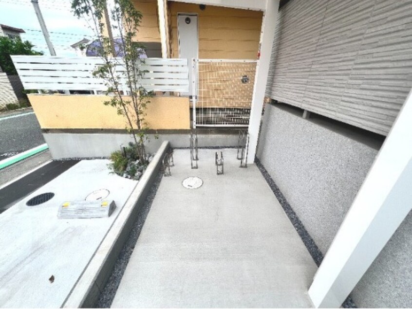 駐輪場 Camellia　House