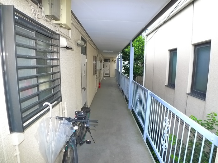 エントランス部分 ファミーユ稲葉